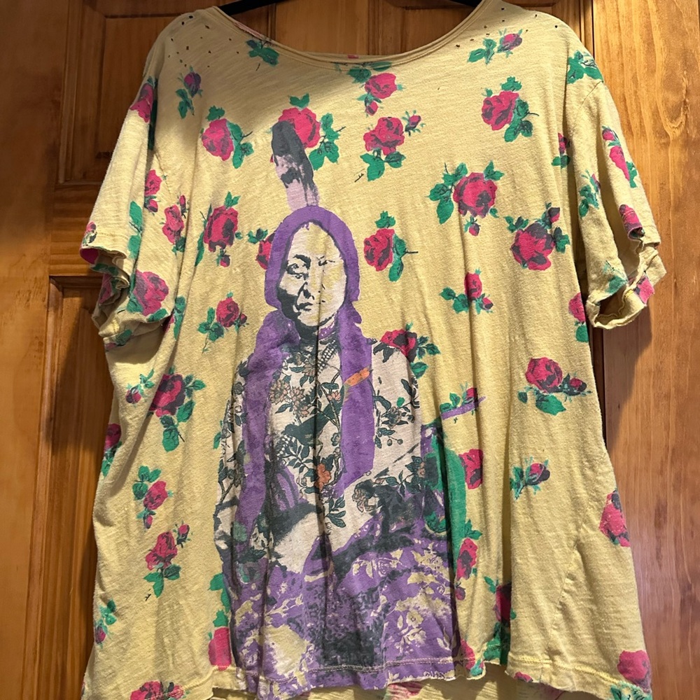 Magnolia Pearl Beige Floral Graphic Tee Soul of Yellow Roses